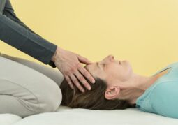 Shiatsu Behandlung am Kopf